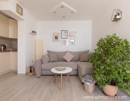 Apartmani Stasha, privatni smeštaj u mestu Bijela, Crna Gora - NN5D0478